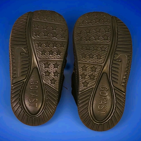 NWOT Nike Star Runner 2 Size 4 Toddler Color Black - Picture 2 of 9